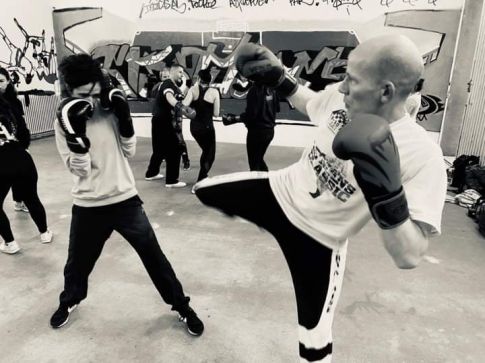 Cours de boxe française à Rennes au club Défenses Tactiques